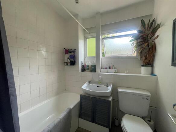 Bathroom.jpg