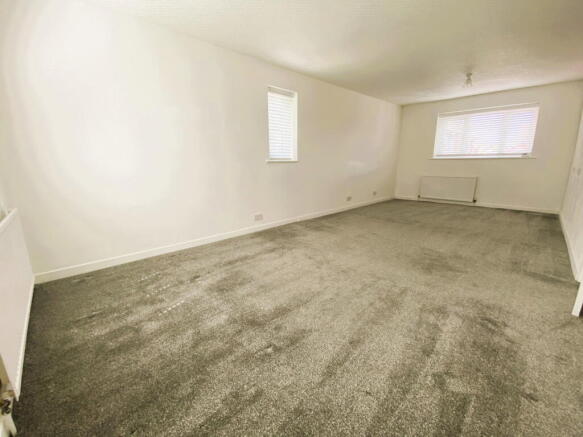 4 bed Semi-Detached for sale Image 6