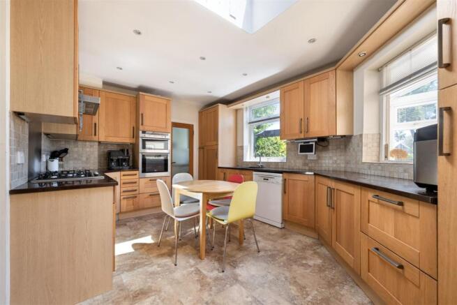 Shenfield Road, IG8
