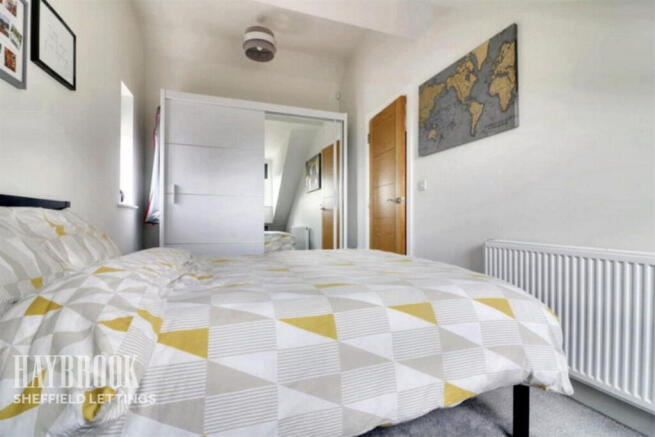 2 bed Maisonette to rent Image 11