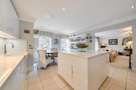 Franklin Court, Bridewell Close, Wormley, Godalming, GU8