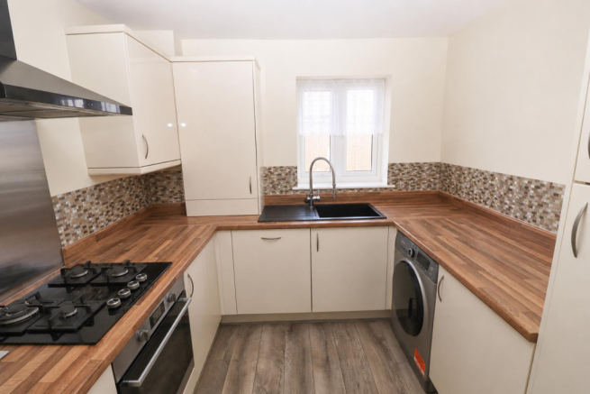 Apartment in Rushmoor, North Town - View 5