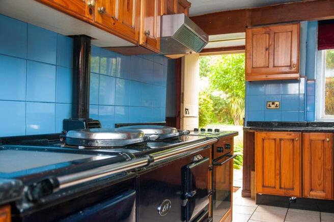 Kitchen_2.jpg