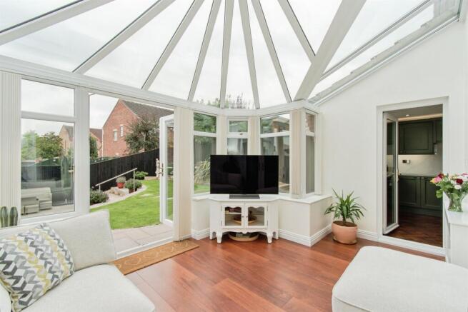 4 bed Detached for sale Image 4