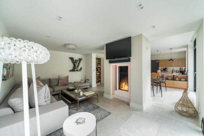 4 bed Detached for sale Image 5
