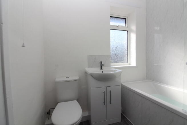 2 bed House to rent Image 12