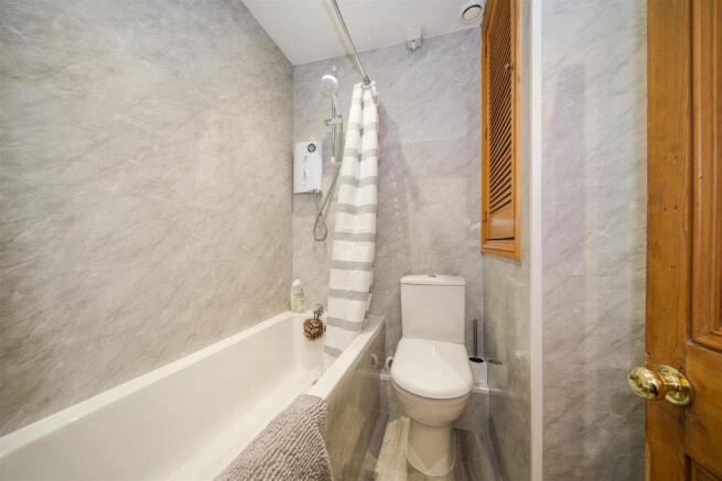 BATHROOM (1).jpg