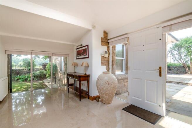 6 bed Detached for sale Image 6