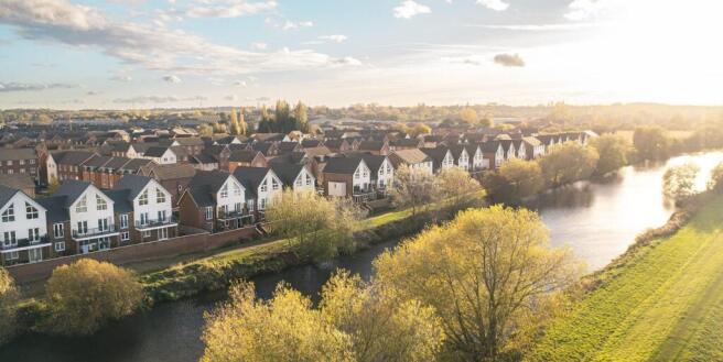 4 bed Link Detached House for sale Image 4
