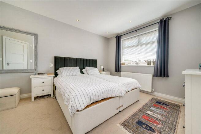 4 bed Semi-Detached for sale Image 9