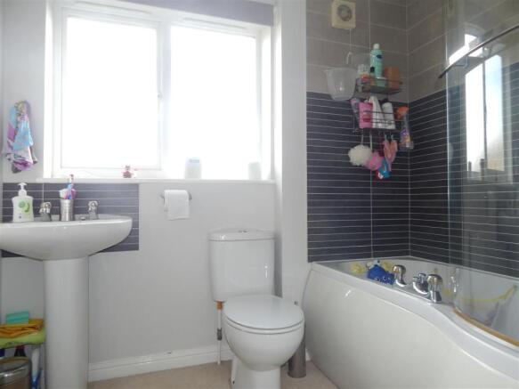 FAMILY BATHROOM