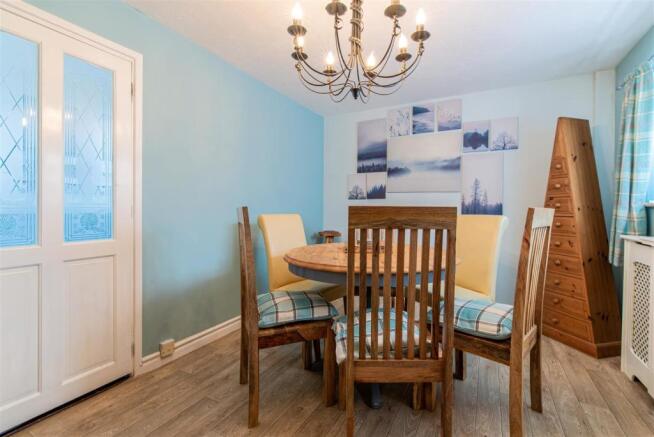 Luxstowe Cottage (27).jpg