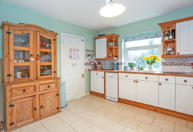 Kitchen 3.jpg