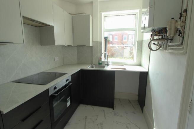 2 bed Terraced to rent Image 9