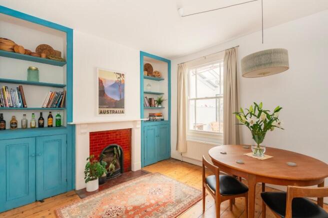 2C5R8SG - Dining Room C.jpg