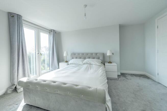 4 bed Semi-Detached for sale Image 10