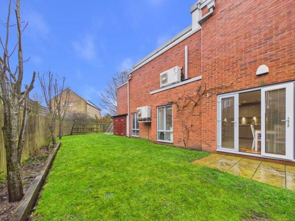 LAWN AREA FOR THIS FLAT TO USE