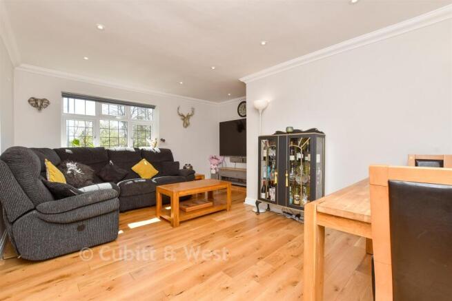 Kitchen / Lounge / Diner