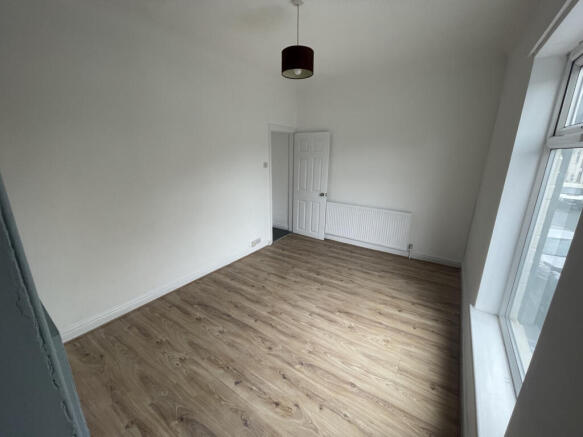 2 bed Terraced to rent Image 10