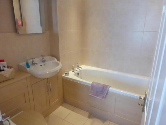 En-Suite Bathroom