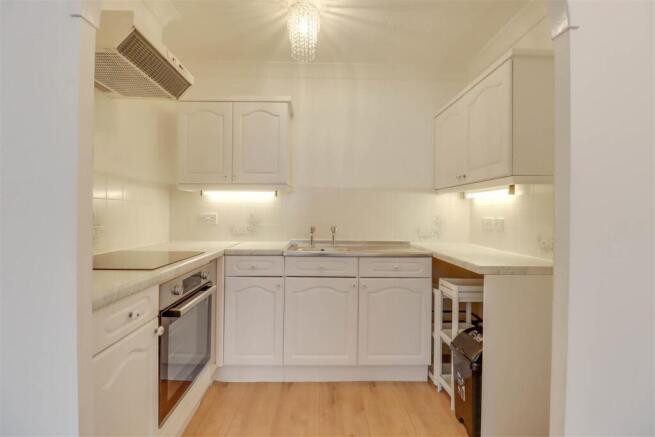 FLAT 29 SYCAMORE COURT-7.jpg