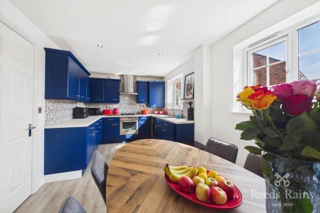 2 bed Apartment for sale Image 5