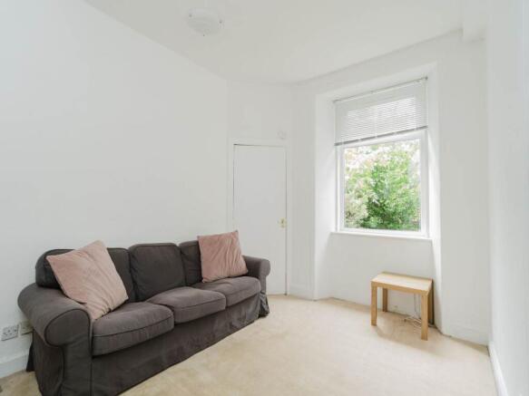 5(Flat2)SmithfieldSt
