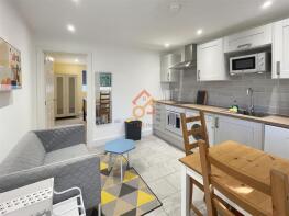 33, Derwent Avenue, London SW15 3RA