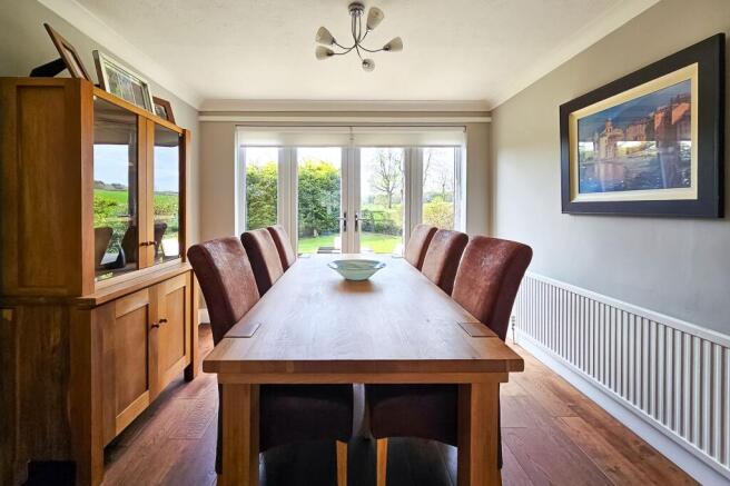 4 bed Detached for sale Image 12