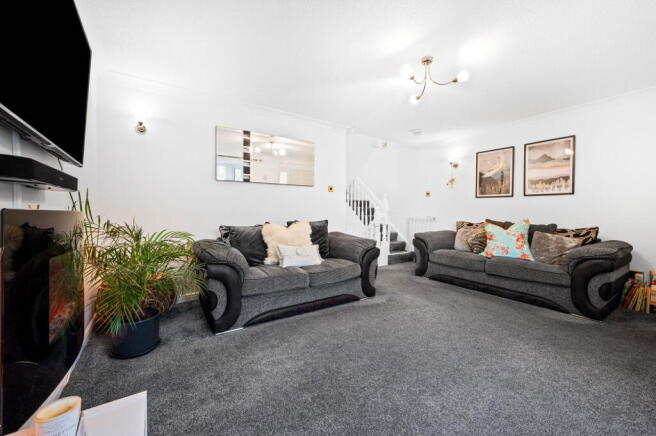 4 bed Detached for sale Image 4