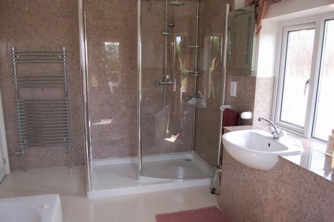 SHOWER ROOM
