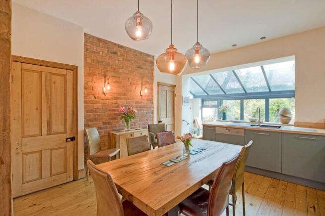 4 bed Terraced for sale Image 4