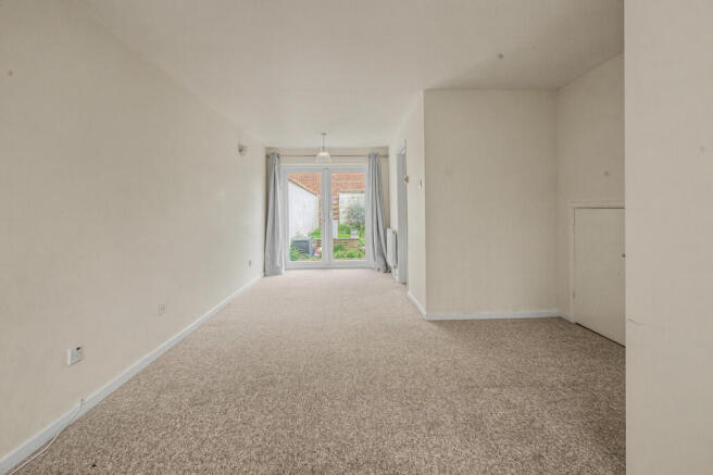 Living Area - Ang...