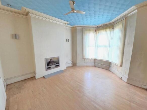 4 bed Semi-Detached for sale Image 7