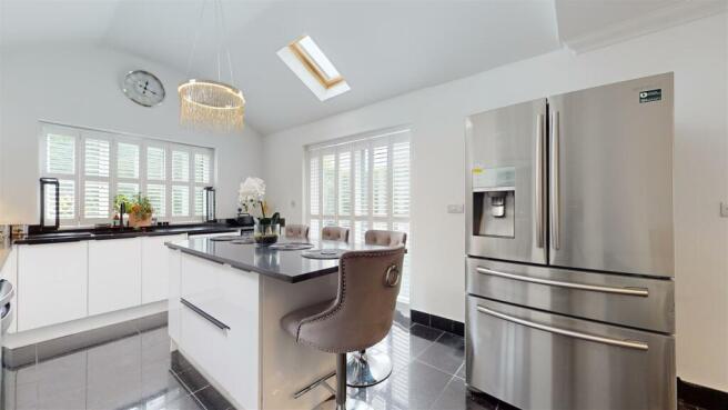 KITCHEN/BREAKFAST ROOM