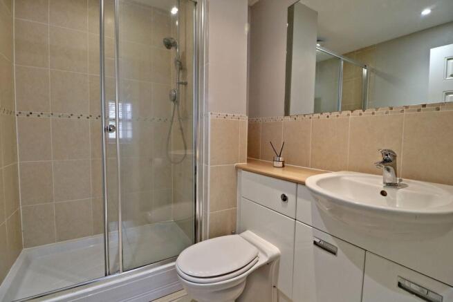 Ensuite to Bed 1