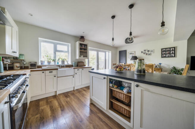 1347401-20-68c015...