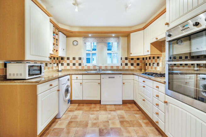 3 bed Terraced for sale Image 6