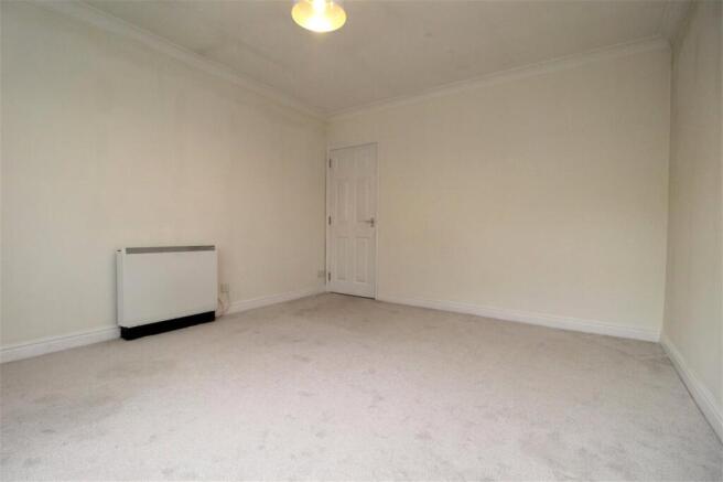 2 bed Apartment to rent Image 5