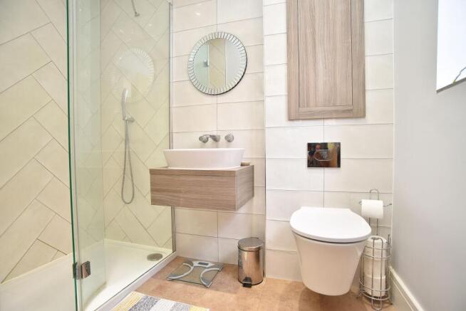 4 bed Detached for sale Image 11