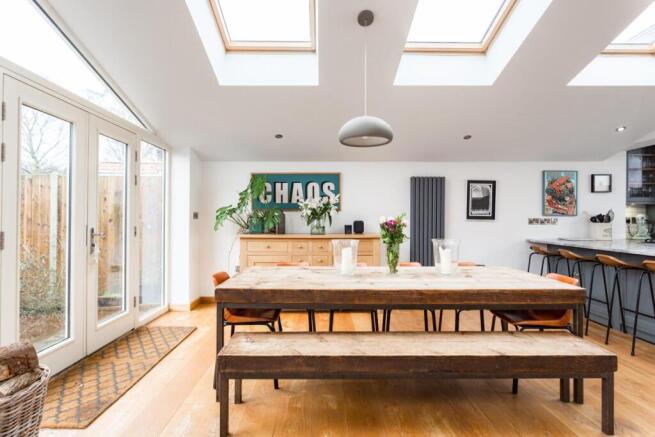 5 bed House for sale Image 9