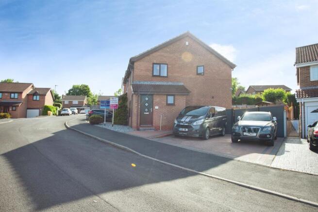 3-bed semi-detached on Darfield Avenue, Owlthorpe, Sheffield, £233,000