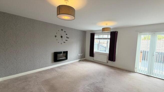 3 bed Town House for sale Image 7