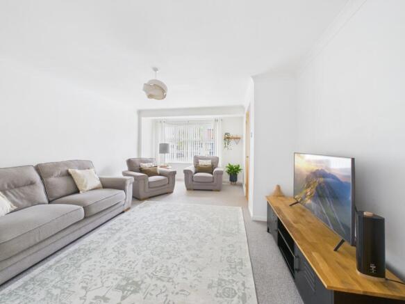 2. CAM04922G0-PR0087-STILL006