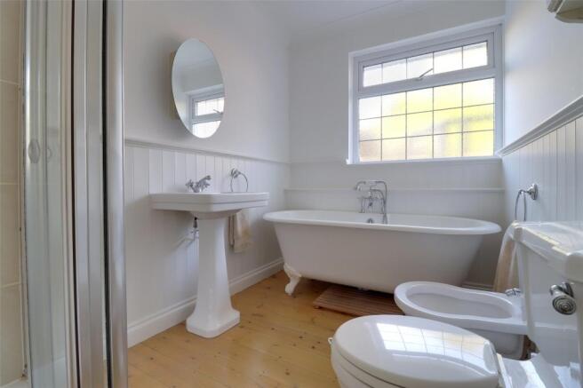 Ensuite To Bedroom 3