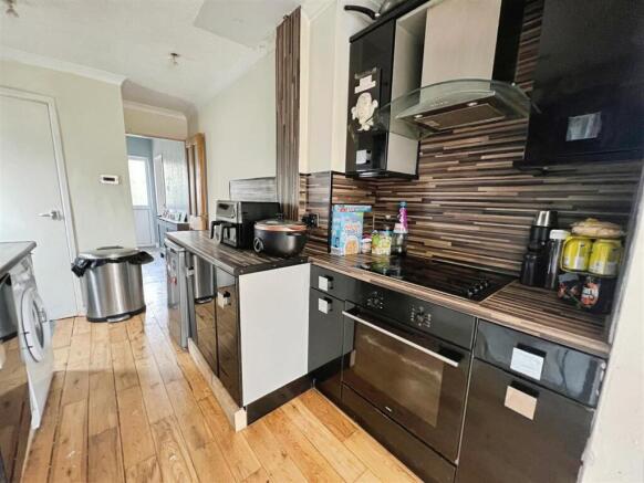 3 bed Semi-Detached for sale Image 6