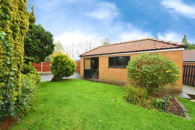 2 bed Detached Bungalow for sale Image 12