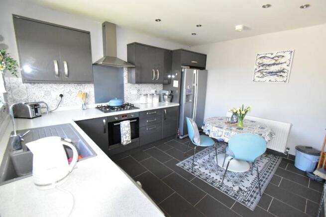 Dining/Kitchen
