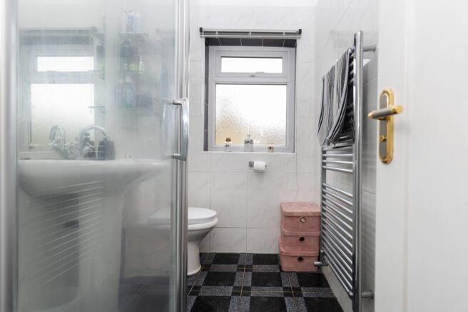 En-suite Shower