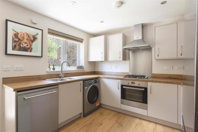2 bed Semi-Detached for sale Image 4